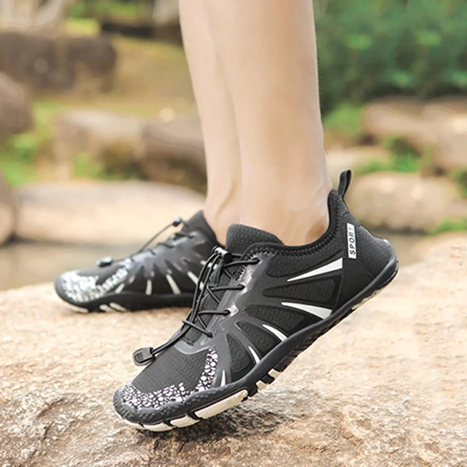 Couple's Water Shoes Quick-Dry Barefoot Beach Shoes for Men Women Wading Diving Swimming Beach Volleyball Non Slip Barefoot Hiking Rock Climbing Shoe Indoor Wrestling Boxing Fitness Footwer