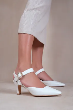 NEW FORM WIDE FIT MID HEEL SANDALS WITH DIAMANTE BUCKLE DETAIL IN WHITE FAUX LEATHER